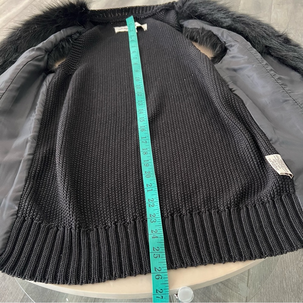 Sebby Collection Faux Fur Vest. - Picture 14 of 14